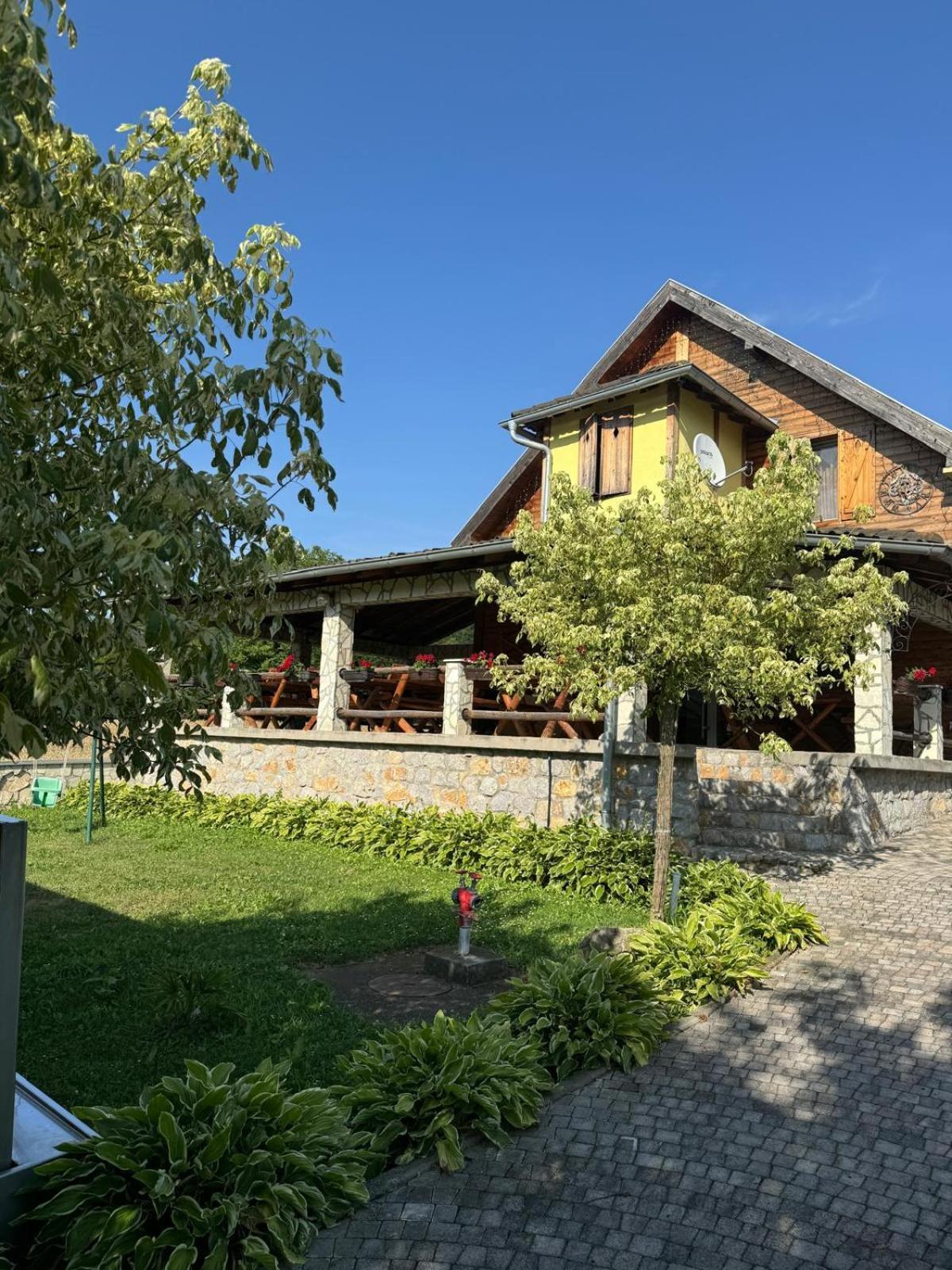 Forest Camp Despotovac Luaran gambar